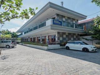 Hotel pic RedDoorz Syariah near Sepinggan Airport Balikpapan