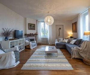 Bright airy spacious apartment Passy France