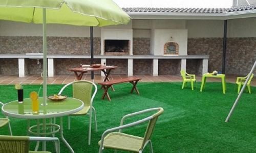 Alojamiento Ecológico El lince de Granadilla jardín privado-barbacoa, parking cubierto, WIFI, bañera y ducha HIDROMASAJE, lavavajillas