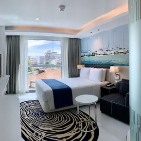 NearBy Hotel