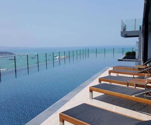 #40 DOWNTOWN  NEW! LUXURY, FUN & CHIC Jomtien Beach Thailand