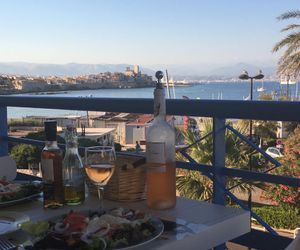 Apartment, spectacular sea view, beach Antibes France