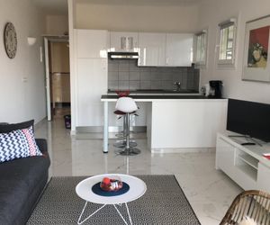 Superior studio, spectacular sea view, beach Antibes France