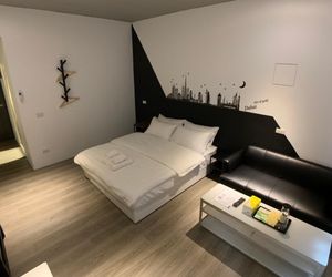 Chill Space Grey Studio Apartment Hsinchu City Taiwan