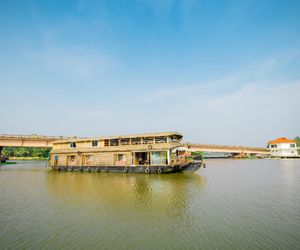 OYO 23231 KHBO Gold Sharing Houseboat Alleppey India
