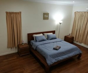 Large King Bed Master Room @SemiD House KL 1Utama Kampong Bukit Lanjan Malaysia