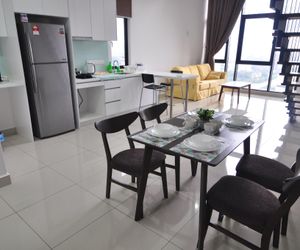 Centrus Duplex Netflix Cyberjaya Idealhub 32 Cyberjaya Malaysia