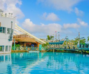 Beluga Sanya Discovery Ocean World Dadonghai China