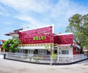 OYO 433 Nelvi Guest House Syariah Padang Indonesia