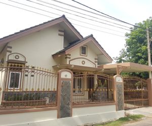 De Hanami Sakura Cirebon Indonesia