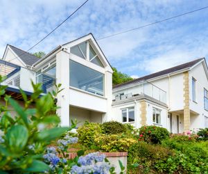 The Curlews - Boutique Home with Spa, Sea Views Bishopsteignton United Kingdom