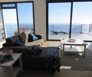 Peaceful apartment with views to the  ocean Calheta Portugal