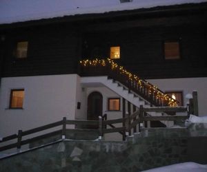 Charming Chalet Apartment available in Livigno Livigno Italy