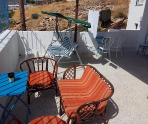 Grandma Vasiliki Rooms To Let - Room 2 Ios Hora Greece