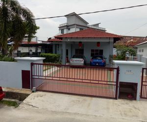 Serdang Secret Garden/ Wi-Fi / UPM/15km to KL City Seri Kembangan Malaysia