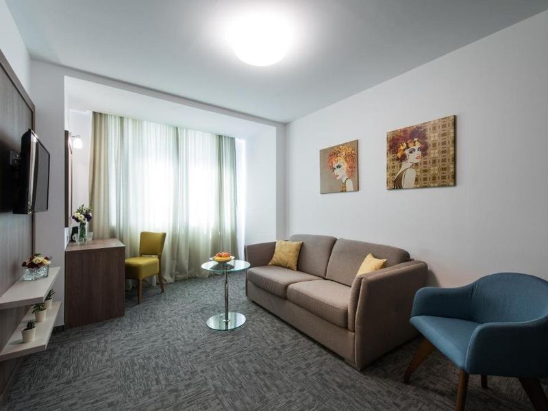 Hotel Photo 8