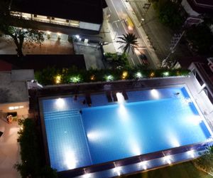 Retreat to a stylish flat in Manila + River View Manila Philippines