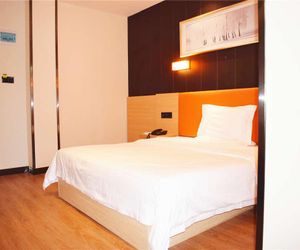 7 Days Premium·Zhuhai Gongbei Port Wal-Mart Zhuhai China