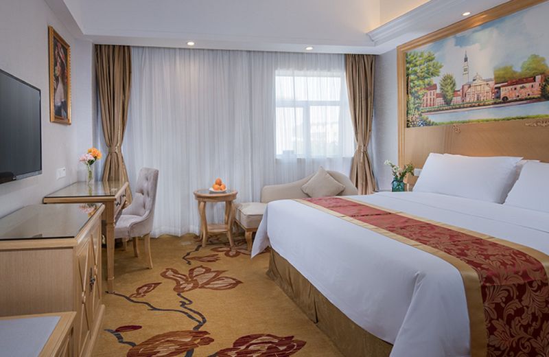 Vienna Hotel (Shenzhen Longgang Baifu City Store)