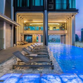 NearBy Hotel