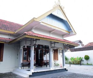 RedDoorz Syariah near Puro Pakualaman Palace Yogyakarta Indonesia