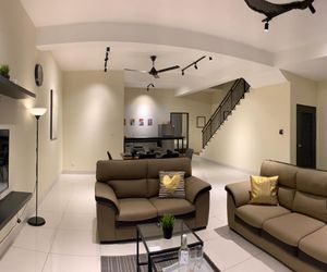 【FAMILY CHOICE】JB Homestay Mount Austin/Water Park Ulu Tiram Malaysia