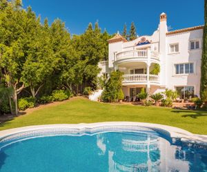 5 bedrooms Villa Soraya near Puerto Banus El Paraiso Spain