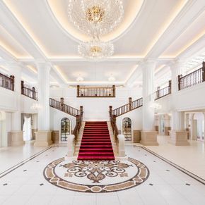 NearBy Hotel
