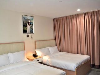 Фото отеля LIC Plaza Hotel