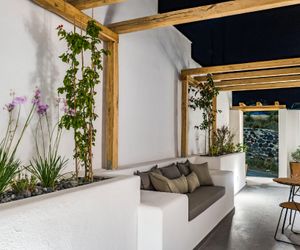 Lemon Suites Santorini Fira Greece