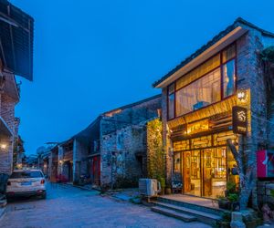 Yangshuo Autumn Inn Hsing-ping China