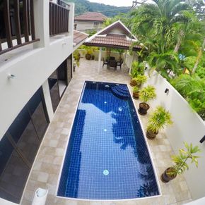 NearBy Hotel