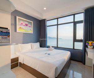 4. 3 BEDROOM OCEAN view + BALCONY by Handybeach Vinh Hai Vietnam