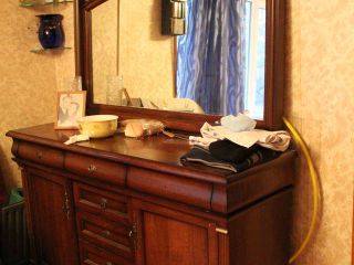 Authentic apartment from the 90-s: all in wood!