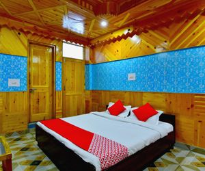 OYO 36433 Royal Star Cafe Kasol India