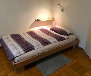 Optimale Lage in Stuttgart-Vaihingen: Einfache Wohnung im Souterrain Stuttgart Germany