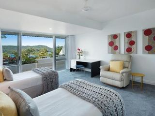 Hotel pic Bella Azure Two Bedroom Two Bathroom Spacious Ocean-view Apartment Wit