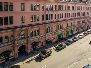 Большая двухкомнатная квартира рядом с Невским пр