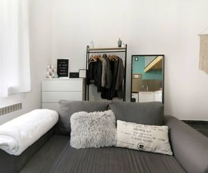 Studio mezzanine au Peyrou - Air Rental Montpellier France