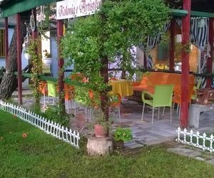 kolonia e artistave Qerret Albania