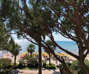 Mali i Robit Beachfront Apartment Golem Albania