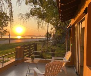 Casa frente Laguna Chascomus Argentina