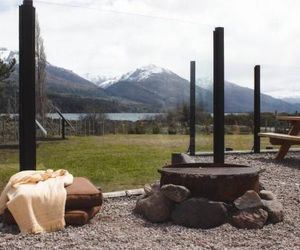 Cabaña alpina frente al Lago Meliquina San Martin De Los Andes Argentina