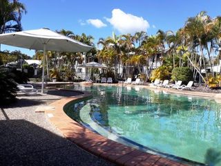 Фото отеля Immaculate 1 bedroom resort holiday unit near Noosa River