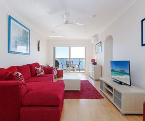 1 Kiah, 53 Victoria Parade - stunning views, wifi, aircon, just across the road to the water Nelson Bay Australia