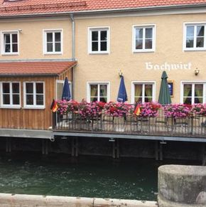 NearBy Hotel