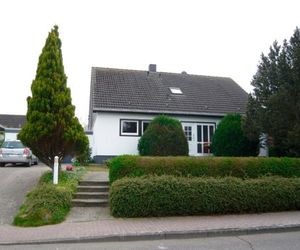 Kreutzmann; Ferienwohnung für einen erholsamen Urlaub in ruhiger, zentraler Lage. - [#5928] Heiligenhafen Germany