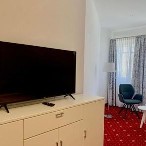 NearBy Hotel