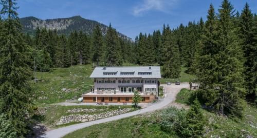 Spitzing Lodge Ferienwohnungen – Wanderparadies in den Bergen