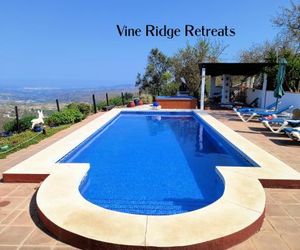 Vine Ridge Studio, Apartment & Pool side Studio Comares Spain